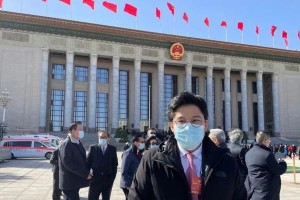 承担重任勇往直前（一个小镇青年的奋斗历程）