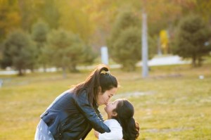 爱是生命的源泉，让我们心中充满阳光（爱是生命的源泉，让我们心中充满阳光）