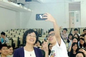 和蔼可亲的老师（一位让人流连忘返的教育家）