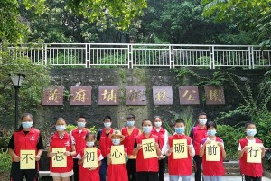 一个有趣的小女孩的故事（一个有趣的小女孩的故事）