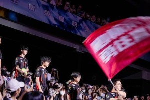 逆境中成长（面对挫折，她坚持前行）