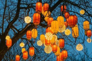 元宵节之夜（家庭团聚的幸福时光）