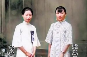 老照片的故事（回忆里的她）