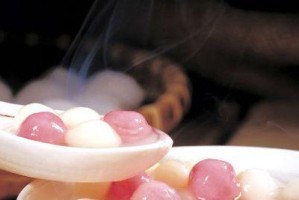 元宵佳节（传统习俗与友情温暖）