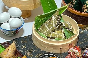 有趣的包粽子（小莉的大惊喜）