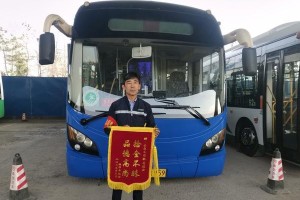 诚信的力量——一个小女孩的故事（用诚信传递积极向上的力量）