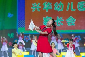 歌声激励我成长（唤醒心灵的音符）