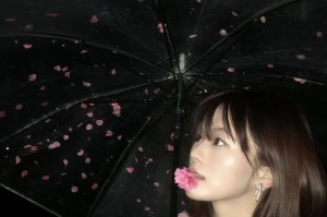伸出我的手（用爱之手，温暖世界）