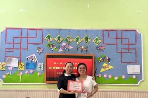 在助学筑梦铸人的道路上（自由而自信的女孩）