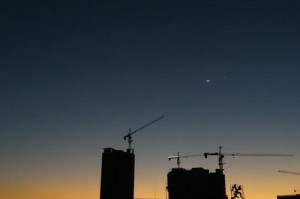 神秘荧光为人间带来启示（神秘荧光为人间带来启示）