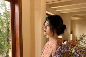舒适的港湾（一对年轻夫妇的幸福生活）