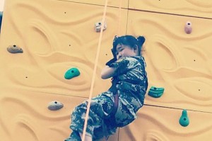 从稚嫩到成熟（踏上成长之路，追寻自我的梦想）