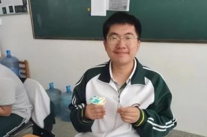 感恩母亲，让我的成长更加丰富多彩（感恩母亲，让我的成长更加丰富多彩）