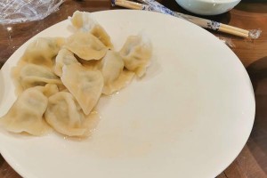 老饺子师傅的传说（通过智慧和努力，把饺子做成每个人都想尝试的美食）