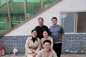 不变的亲情（相濡以沫，从未离开）