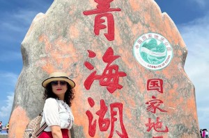 坚强的努力（一位自强不息的年轻人）