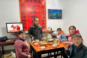 新年里的乐趣与泪水（一个小女孩的成长历程）