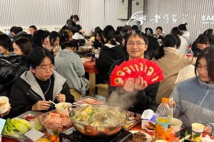 团年饭的温馨时刻（回忆过往，把故事留在味道里）
