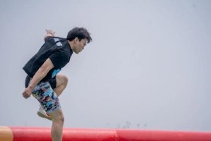 快乐向前的故事（一个女孩的成长经历）