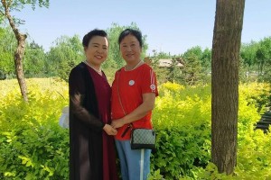 同学情，温暖岁月（一个小小的举动，一个大大的情谊）