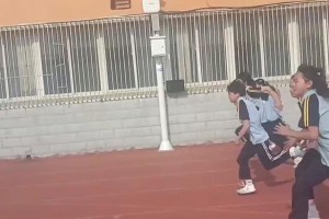 勇攀高峰，谱写人生之曲（勇攀高峰，谱写人生之曲）