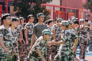 《青春岁月，精彩无限》（探寻生命的足迹）
